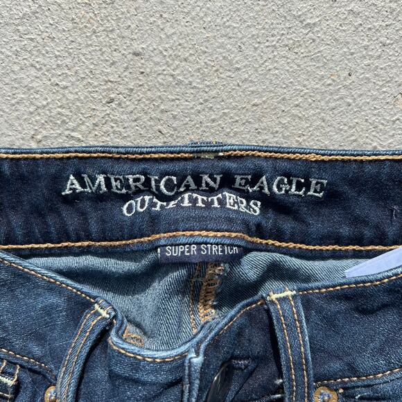 AEO Super Stretch Dark Wash Shortie Jean Shorts Size 00 - Picture 2 of 4